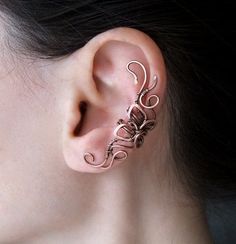 "Butterfly" earcuff by Kuryakova Ludmila Wire Ear Cuffs, Copper Cuff, Wire Work Jewelry, The Ear, Work Jewelry, Wire Wrapped Earrings, Beads And Wire, Bijoux Diy, Wire Earrings