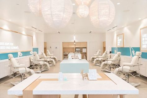 The Five Best Dallas Facials I’ve Had This Year - D Magazine Ruang Guru, Holiday Skin, Facial Bar, Buy Skincare, Acne Problem, Led Light Therapy, Spa Experience, Beauty Bar, Hotel Spa