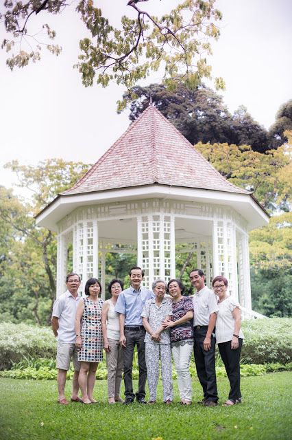 Family Photoshoot Singapore by Sgcloudproductions | Children & Families Photography by Cloud Productions Gazebo Family Photoshoot Ideas, Singapore Botanic Gardens Photoshoot, Family Photoshoot Garden, Garden Family Photoshoot, Barn Family Pictures, Singapore Garden, Singapore Botanic Gardens, Poses Family, Family Photoshoots