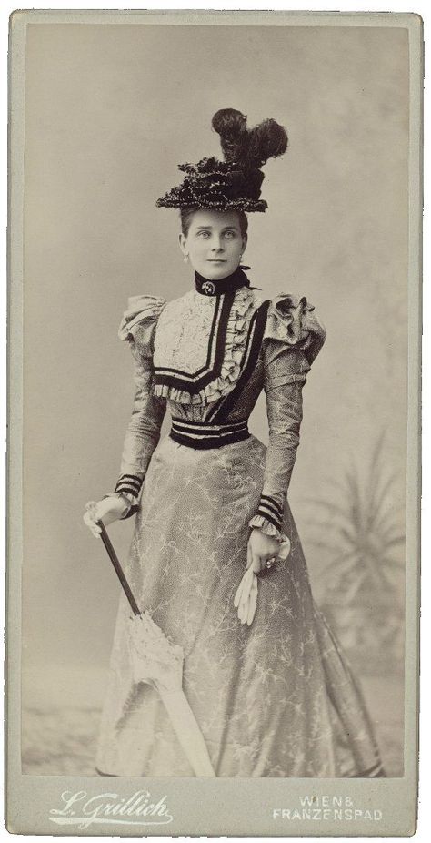 19th Century Fashion, Victorian Women, Edwardian Era, Edwardian Fashion, Vintage Portraits, Historical Costume, Historical Dresses, Antique Photos, Historical Clothing