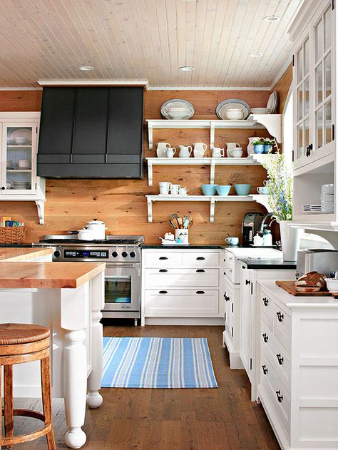 Add a Colorful Rug Dapur Rustic, Cottage Kitchen Design, Wood Wall Design, Wood Backsplash, Kabinet Dapur, Herringbone Backsplash, Plank Walls, Cottage Style Decor, Cabin Kitchens