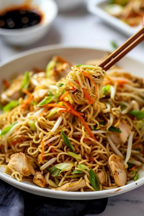 Cantonese Chow Mein, Easy Chicken Chow Mein, Pork Chow Mein, Shrimp Chow Mein, Meat Meals, Chow Mein Recipe, Noodles Recipes, Lo Mein Recipes, Pasta Noodle Recipe