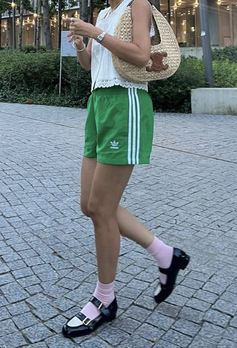 2024 Outfit Aesthetic, Green Adidas Shorts Outfit, Sport Short Outfits, Outfit With Green Shorts, Track Shorts Outfit Street Styles, Cute Sportswear, Green Summer Shorts, Vintage Athletic Aesthetic, Adidas Shorts Outfit Summer