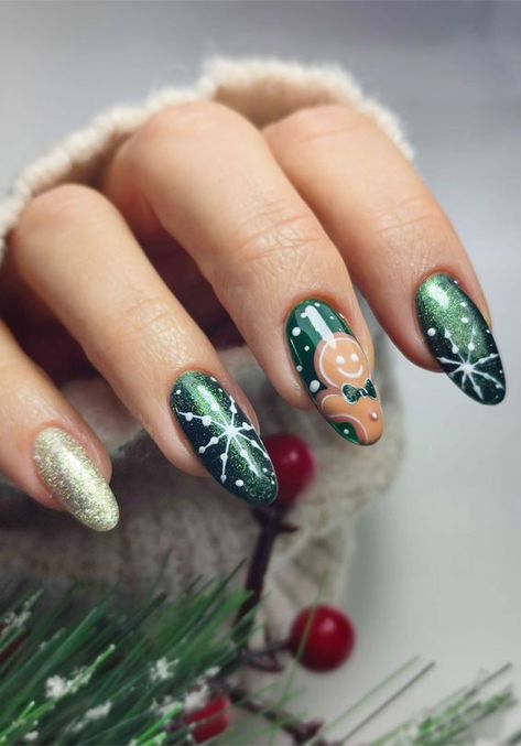 Magical Christmas Nail Art Inspirations : Gingerbread Man on Green Chrome Festive Nails Christmas Nails Gingerbread, Nails Gingerbread, Xmas Nail Designs, Holiday Manicure, Mother Days, Candy Cane Nails, Christmas Gel, Red Christmas Nails, Plain Nails