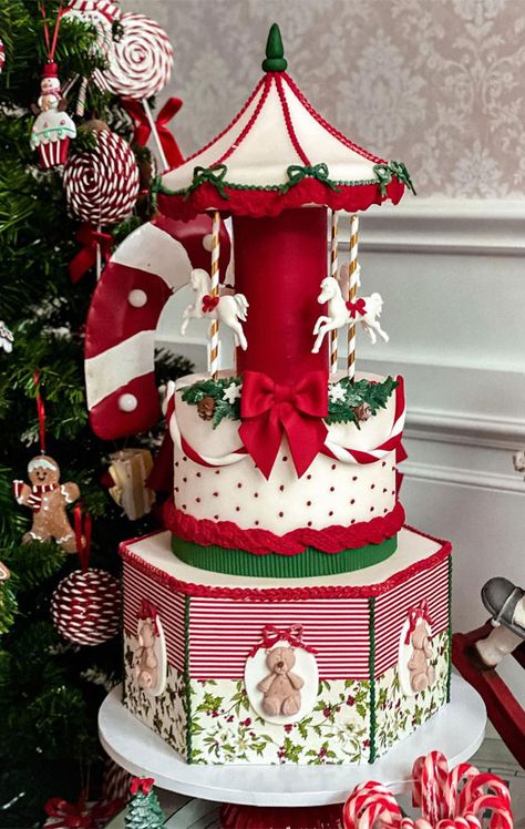 Christmas cake, winter cake, winter cake ideas, Christmas tree cake Winter Cake Ideas, Cake Winter, Christmas Birthday Cake, Sugar Decorations For Cakes, Round Birthday Cakes, Birthday Cake Designs, Carousel Cake, Carousel Birthday, Three Tier Cake