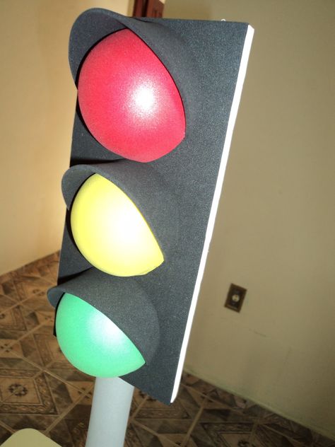 Traffic Theme Party, Traffic Light Decoration, Stop The Traffic Close The Road Birthday, Traffic Light Party, Mater Cardboard Box Car, برق بنزين, Blaze Birthday Party, Blaze Birthday, Hotwheels Birthday Party