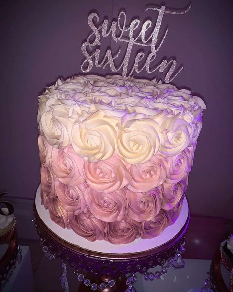 Sweet 16 Birthday Party Ideas, 16 Birthday Party Ideas, 17 Doğum Günü, Gold Sweet 16, Sweet Sixteen Cakes, Sweet 16 Party Decorations, Sweet 16 Themes, 16th Birthday Decorations, Sweet 16 Birthday Cake