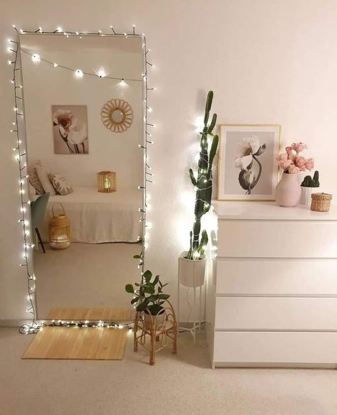 Vstupná Hala, Simple Bedroom Decor, Hiasan Bilik Tidur, Simple Room, Teen Room Decor, Redecorate Bedroom, Cozy Room Decor, Teen Bedroom Decor, Room Design Bedroom