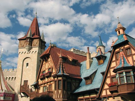 Bavarian Architecture, Fairytale Backyard, Castle Blueprints, Disney Buildings, Fantasy Buildings, Planet Coaster, Fairytale House, Community Projects, British Architecture