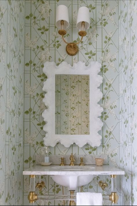 Southern Powder Room, Fun Powder Room Ideas, Thibaut Wallpaper Bathroom, Wallpapers Bathroom, Wallpaper Half Bath, Small Restroom, Powder Room Tile, Half Bath Design, Zen Den