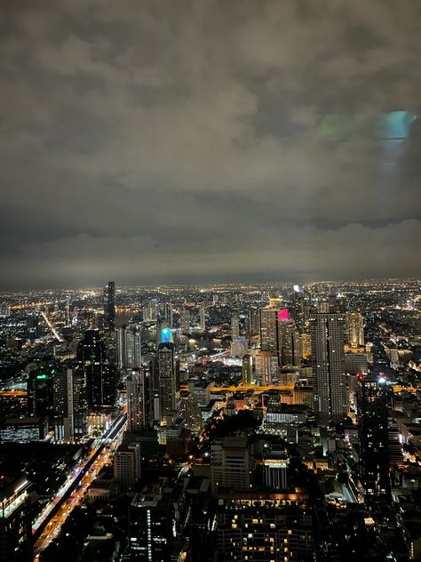 #aesthetic #skyline #thailand #bangkok #blackgirltravel #view Thailand Dark Aesthetic, Bangkok Aesthetic, Aesthetic Skyline, Thailand Bangkok, Travel Aesthetic, Bangkok, Beautiful Nature, Thailand, Travel