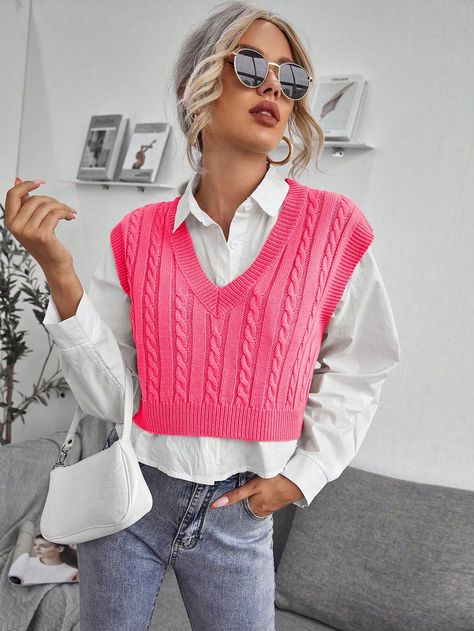 Chaleco Fucsia Outfits, Nude Style, Solid Color Sweater, Sweater Vests, Color Sweater, Sweater Vest Women, Fall Essentials, Women Sweater, Jean Outfits