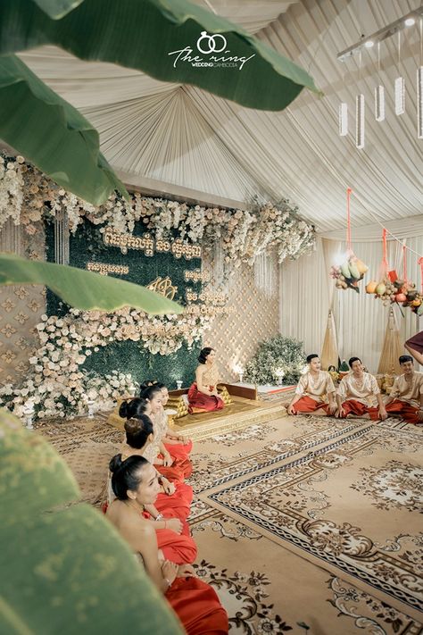 khmer wedding Khmer Wedding Decorations, Wedding Khmer, Khmer Wedding, Wedding Costumes, Traditional Wedding, Cambodia, Wedding Designs, Our Wedding, Wedding Decorations