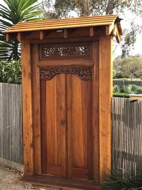 Bali Entrance Gate, Malay Architecture, Wooden Garden Gate, Backyard Gates, Balinese Garden, Timber Gates, Bali House, Garden Entrance, Door Gate