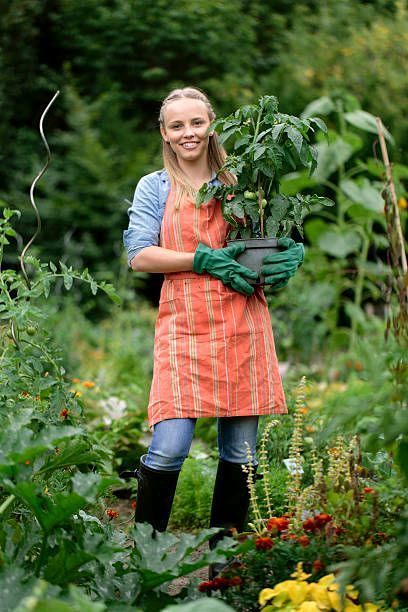 Gardener Pose Reference, Gardening Poses Reference, Farming Pose Reference, Gardener Photoshoot, Gardener Aesthetic Outfit, Farmer Photoshoot, Gardening Photoshoot, Gardener Style, Farming Aesthetic