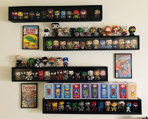 Funko Pop Wall Display, Comic Collection Display, Comic Book Display Ideas, Funko Shelves, Comics Display, Funko Display Ideas, Funko Pop Display Ideas, Toy Car Display, Comic Display