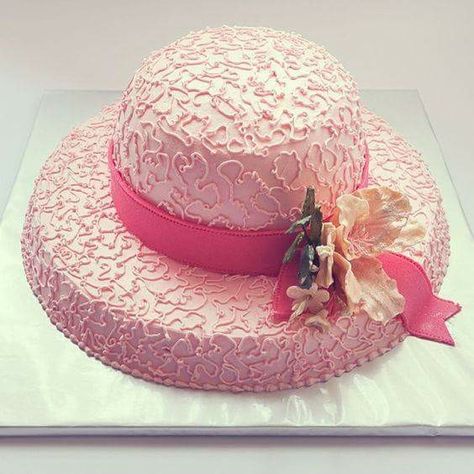 Fantasy Cakes, Pink Tea Party, Birthday Cake For Mom, Simple Bridal Shower, Hat Cake, Torte Cupcake, Strawberry Decorations, Girls Tea Party, Bridal Shower Food