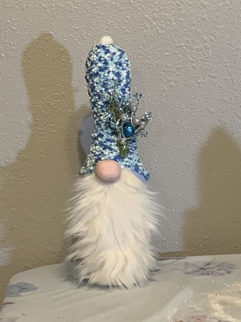 Gnome Bowling Pin, Bowling Pin Crafts, Blue Gnome, Pin Crafts, Christmas Crafts To Sell, Christmas Craft Projects, Bowling Pins, Winter Crafts, Christmas Gnome