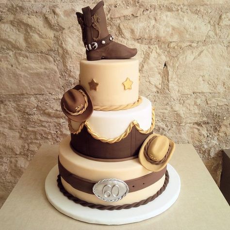 Vaquero Cake, Elegant Western Wedding, Country Birthday Cakes, Western Theme Cakes, Cowboy Birthday Party Decorations, Western Birthday Cakes, Western Cake, Cowboy Birthday Cakes, Cowboy Themed Birthday Party