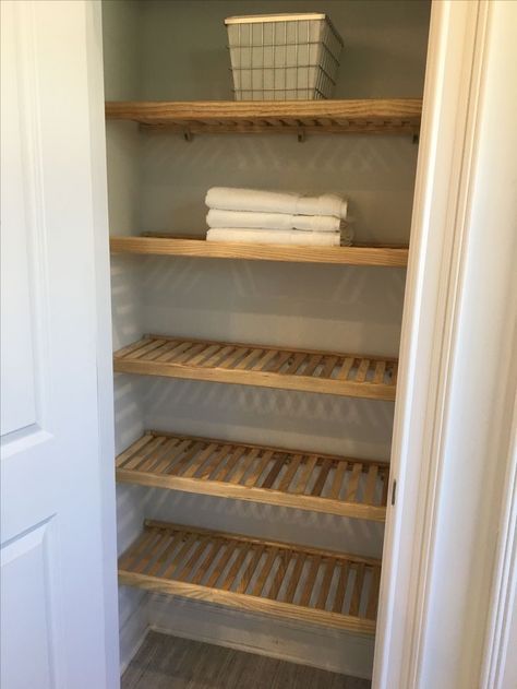 Open Bathroom Closet Ideas, Wooden Closet Shelves, Drying Cupboard, Linen Closet Shelves, Pantry Designs, Stair Nook, Laundry Cupboard, Airing Cupboard, Cupboard Shelves