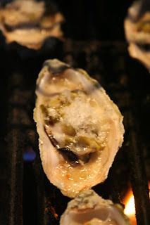 Chargrilled Oysters Recipe, South Louisiana Recipes, 4th Of July Bbq, Grilled Oysters, Oyster House, Oyster Recipes, Fried Fish Recipes, Fresh Oysters, Louisiana Recipes