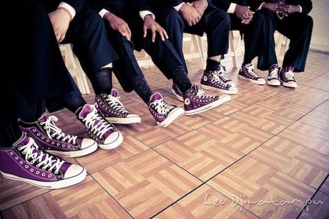 Groom's Fashion :: Converse - Belle The Magazine Converse Groomsmen, Weddign Shoes, Groom Converse, Chucks Wedding, Groomsmen Shoes, Converse Wedding Shoes, Cupcakes Wedding, Grooms Men, Purple Converse