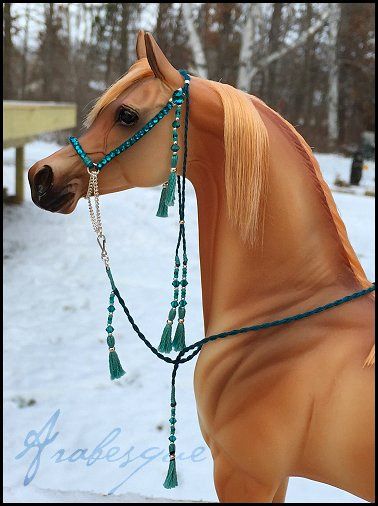 Arabian Horse Tack, Arabian Horse Halter, Horse Diy Ideas, Schleich Diy Ideas, Arabian Costumes, Breyer Horse Tack, Miniature Horse Tack, Schleich Diy, Arabian Costume