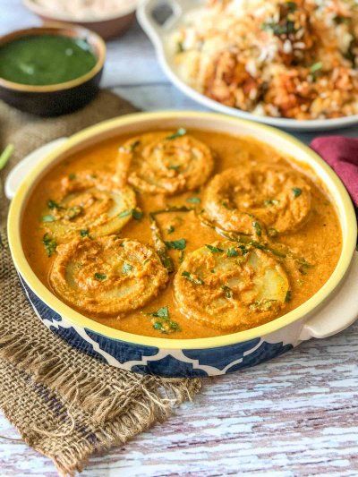 Lauki Recipe Indian, Bottle Gourd Recipe Indian, Lauki Recipe, Plain Paratha, Bottle Gourd Recipe, Opo Squash, Indian Sides, Mirchi Ka Salan, Veg Gravy