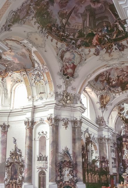 Architecture Antique, Castle Aesthetic, Baroque Architecture, Princess Aesthetic, Beautiful Architecture, Beautiful Buildings, Marie Antoinette, Pretty Places, Amazing Architecture