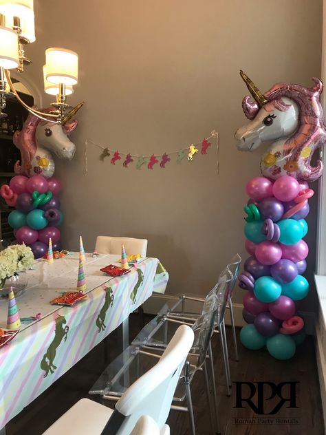 Balloon Column Ideas, Balloon Topiary, Balloon Table Centerpieces, Column Ideas, Unicorn Centerpiece, Unicorn Backdrop, Unicorn Balloon, Party Crafts, Unicorn Party Decorations