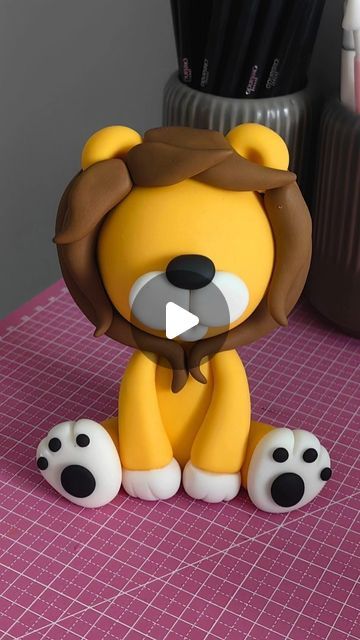 Diy Lion Cake, Lion Cake Topper, Fondant Lion, Fondant Lion Tutorial, Clay Lion, Easy Fondant Decorations, Polymer Clay Lion Face, Jungle Animal Fondant Tutorial, Video Course