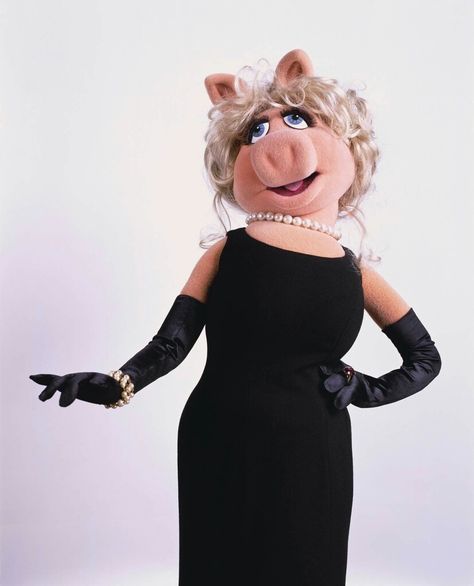 Classic Miss Piggy in her LBD Miss Piggy Costume, Miss Piggy Muppets, Kermit And Miss Piggy, Fraggle Rock, The Muppet Show, Miss Piggy, Jim Henson, Sesame Street, Style Icon