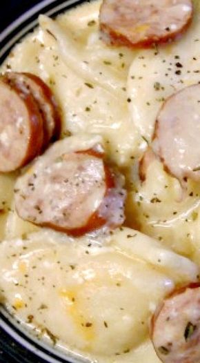 Kielbasa Meals, Crockpot Pierogi Casserole, Pierogi Casserole With Kielbasa, Casserole Crockpot, Pierogi Casserole, Resep Pasta, Crock Pot Food, Crockpot Dishes, Easy Slow Cooker Recipes