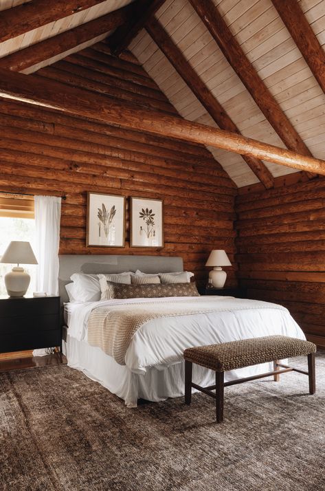 LOG CABIN — Jean Stoffer Design Jean Stoffer Design, Amber Lewis X Loloi, Log Home Interiors, Cabin Bedroom, Amber Lewis, White Duvet, Log Cabin Homes, Cozy Cabin, Cabin Homes