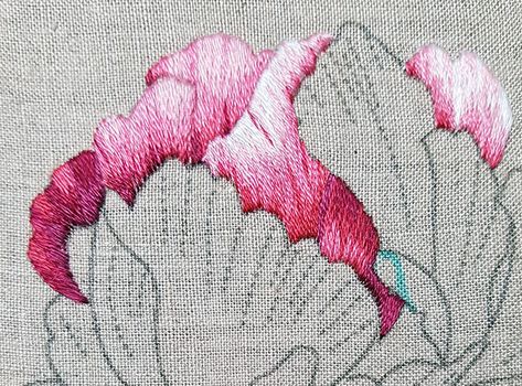 Pivoine, pétale 5 - CanevasFolies Blog Needle Painting, Crewel Embroidery Patterns, Embroidery Workshop, Embroidery Hoop Crafts, Ribbon Embroidery Tutorial, Embroidery Lessons, Blackwork Embroidery, Needlework Crafts, Hand Embroidery Flowers