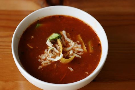 Aztec Soup (Spicy Tortilla Soup) Aztec Soup Recipes, Aztec Soup, Spicy Tortilla Soup, Soup Spicy, Southwest Recipes, Bowl Of Chili, Soups And Chowders, Yummy Dishes, Healthy Soups