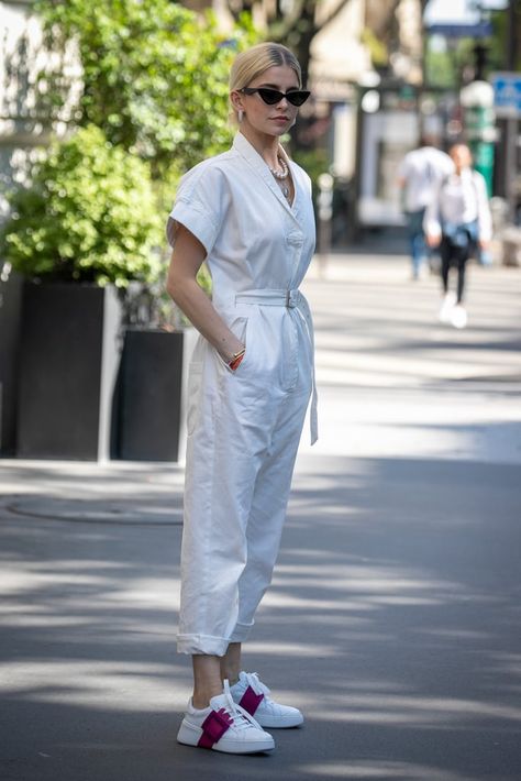 Paris Haute Couture Fashion Week Street Style Parisian Wardrobe, Chic Capsule Wardrobe, What To Wear In Paris, Best White Sneakers, Short Jackets, Giovanna Battaglia, Anna Dello Russo, Moda Paris, Boiler Suit