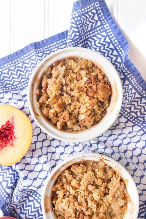 Mini Peach Crisps Mini Peach Cobbler, Raspberry Crisp, Dinner Party Dessert, Peach Crisp Recipe, Crisp Desserts, Summer Dinner Party, Fruity Recipes, Peach Tart, Small Batch Baking