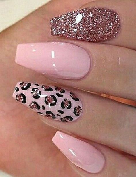 Cheetah Nail Designs Coffin, Sparkly Leopard Nails, Nail Inspo Animal Print, Pink Cheetah Nail Designs, Animal Print Nail Art Leopards, Pink Animal Print Nails, Pink Leopard Print Nails, Pink Cheetah Nails, Pink Leopard Nails