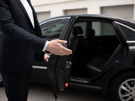 PrivateChauffeurServiceLondon, AirportTransfersLondon Private Chauffeur, Detroit Airport, Limo Ride, Black Car Service, Manchester Airport, Corporate Travel, Chauffeur Service, Airport Transportation, Paint Protection