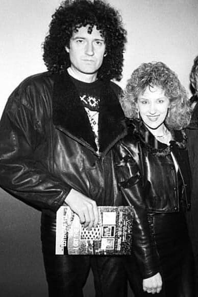 Brian May And Anita Dobson, Anita Dobson, Rainbow Socks, Bad Picture, Queen Pictures, Queen Freddie Mercury, John Deacon, Queen Band, Brian May