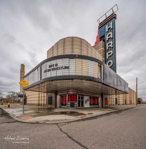 Shakespears Globe Theater, New York Movie Theater, Historic Movie Theater, Majestic Theater Nyc, Historic Theater, Movie Theaters, Movie Theater, Night Club, Theater