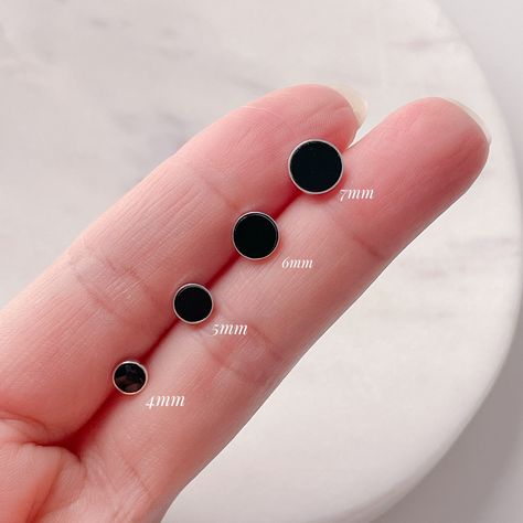 Minimalist Earrings Studs Modern, Earrings For Boys, Stud Earrings Black, Minimalist Stud Earrings, Dot Earrings, Black Stud Earrings, Minimalist Earrings Studs, Body Adornment, Black Stud