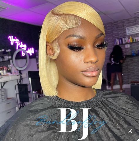 Blonde Side Swoop Frontal, 613 Bob Wig Black Women Side Part, Bob Wig With Swoop, Swoop Bob Wig, Side Part Closure Bob, Bob With Swoop, Side Part Blonde Bob, Baddie Hairstyles Black, Side Swoop Hairstyle