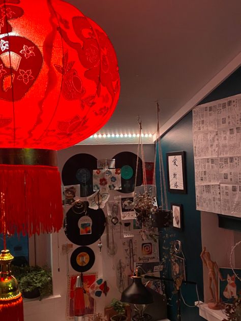 Lantern Room Aesthetic, Chinese Room Decor Aesthetic, Chinese Lanterns Bedroom, Vietnamese Room Decor, Traditional Chinese Room Aesthetic, Chinese Aesthetic Room, Traditional Chinese Bedroom Aesthetic, Japanese Theme Bedroom, Asian Home Aesthetic