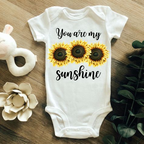 Diy Baby Onesies Girl, Cricut Onesie, Sunshine Onesie, Onesie Ideas, Toddler Graphic Tee, Hippie Baby, Cricut Baby, Circuit Ideas, Unisex Onesies