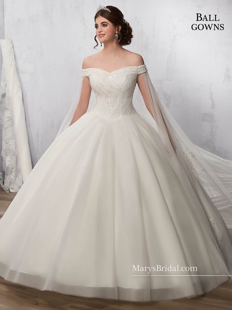 Wedding Dress For Chubby Brides, Wedding Gown For Chubby Brides, Quinceanera Dresses Plus Size, Jessica Mcclintock Wedding Dress, Blue Wedding Guest Dresses, Watteau Train, Making A Wedding Dress, Ballgown Skirt, Off The Shoulder Wedding Dress