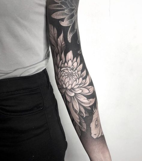 Alex Tabuns, Negative Tattoo, Inspo Tattoo, Half Sleeve Tattoos Forearm, Tattoo Uk, Chrysanthemum Tattoo, Girl Arm Tattoos, Blackout Tattoo, Mommy Tattoos