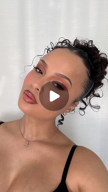 LeeSondra Berovides✨ on Instagram: "Valentine’s Day Curly Hair Tutorial 💞  products used -  @functionofbeauty styling gel  @hottoolspro 1/2in curling iron  @got2busa hairspray   #curlyhair #curlyhairstyles #curlyhairtutorial #hairstyles" Curly Hair Slick Back Hairstyles, Curly Hair Slick Back, High Bun Tutorials, Curl Wand, Tiny Curls, Curly Hair Tutorial, Bun Tutorial, Slick Back, High Bun