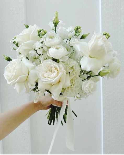 White Bouquet Wedding Simple, Peonies Bridal Bouquet White, Blush Pink And Cream Bridal Bouquet, Rustic Wedding White Flowers, Expensive Wedding Bouquet, Bridesmaid Bouquet All White, White Peonies And Eucalyptus Bouquet, Full White Bouquet, Fall Wedding Roses